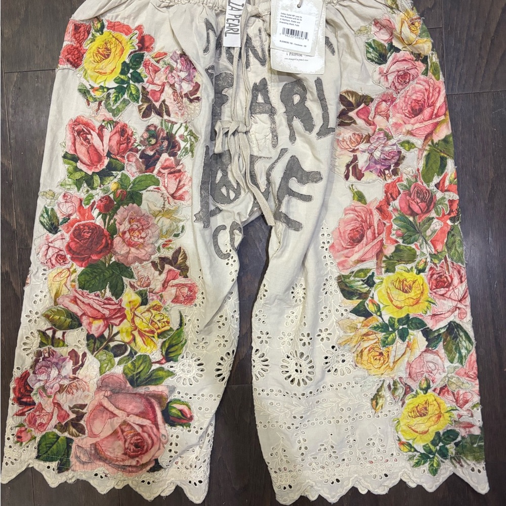 Magnolia Pearl Floral Bloomers Pristine condition, Nvr worn wtags